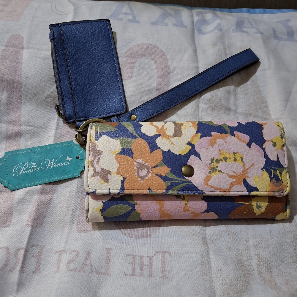 The Pioneer Woman Blue and Multicolor Floral Clutch Set